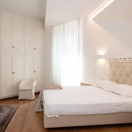 Art Atelier Vitelleschi דירה