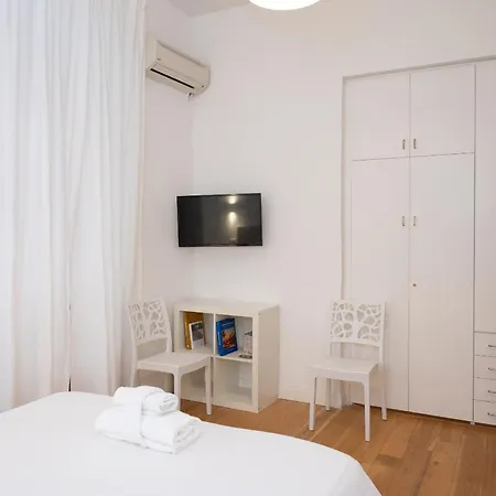 Art Atelier Vitelleschi דירה *