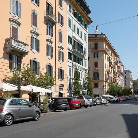 Art Atelier Vitelleschi דירה